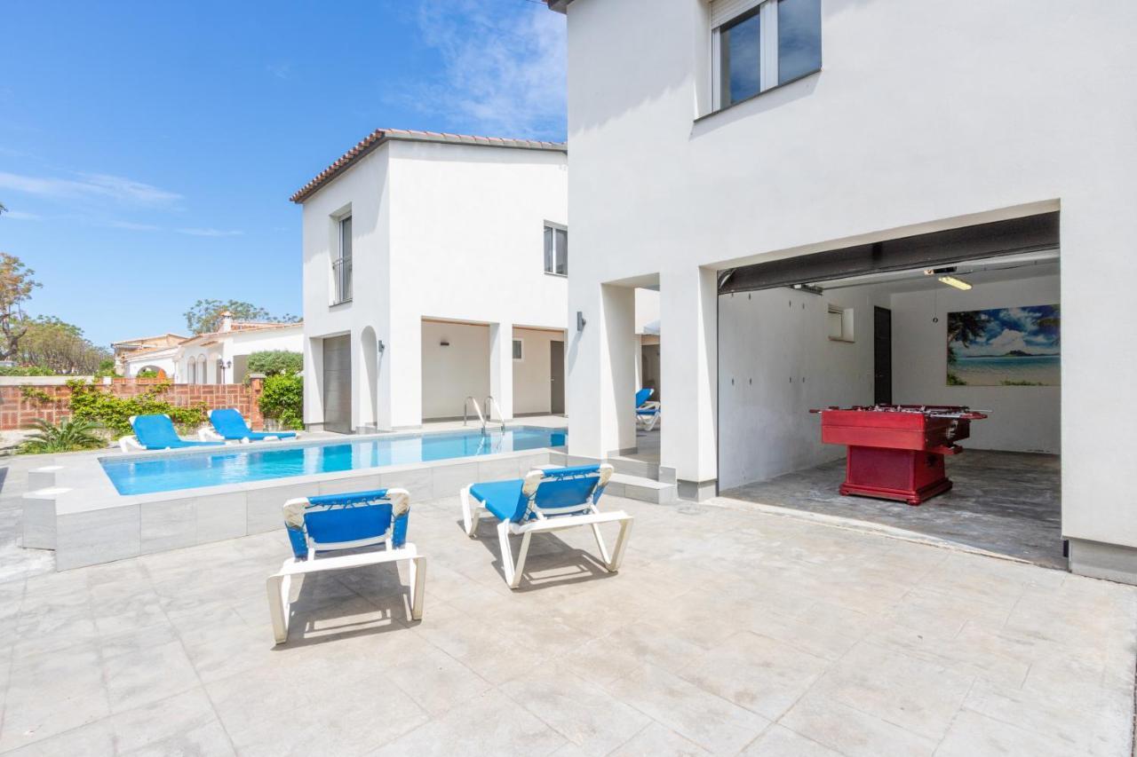 Goldhome - New House With Private Heated Pool, Parking, Wifi, Games Room Empuriabrava Ngoại thất bức ảnh