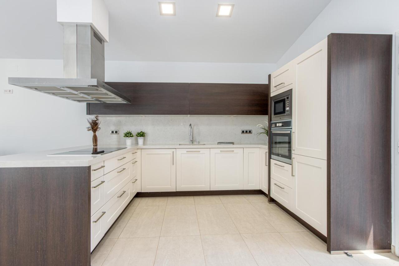 Goldhome - New House With Private Heated Pool, Parking, Wifi, Games Room Empuriabrava Ngoại thất bức ảnh