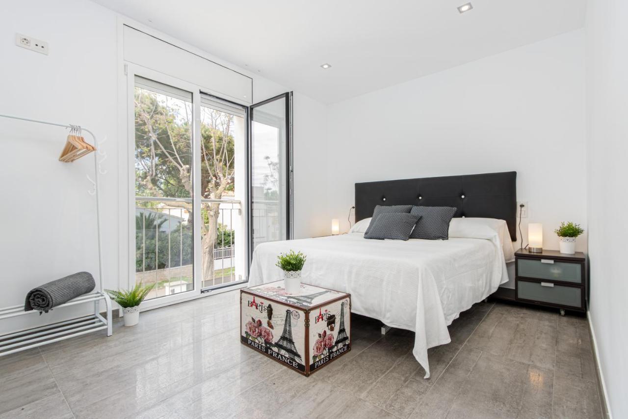 Goldhome - New House With Private Heated Pool, Parking, Wifi, Games Room Empuriabrava Ngoại thất bức ảnh