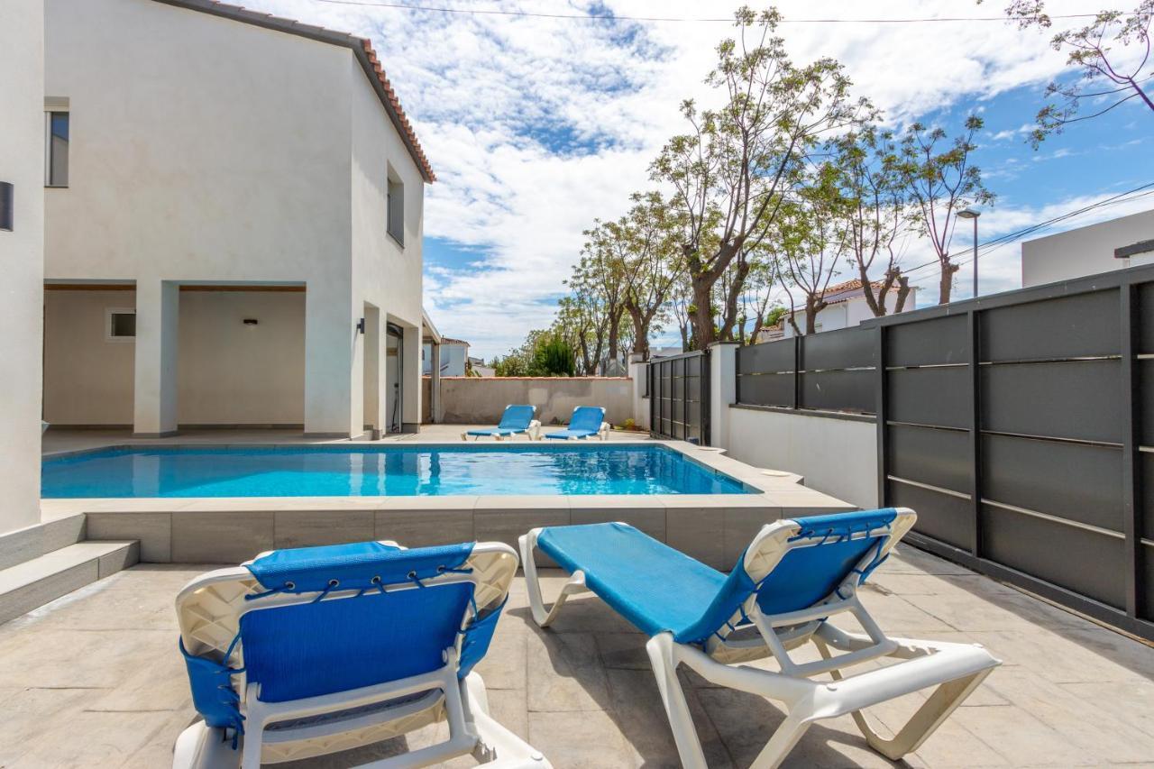 Goldhome - New House With Private Heated Pool, Parking, Wifi, Games Room Empuriabrava Ngoại thất bức ảnh