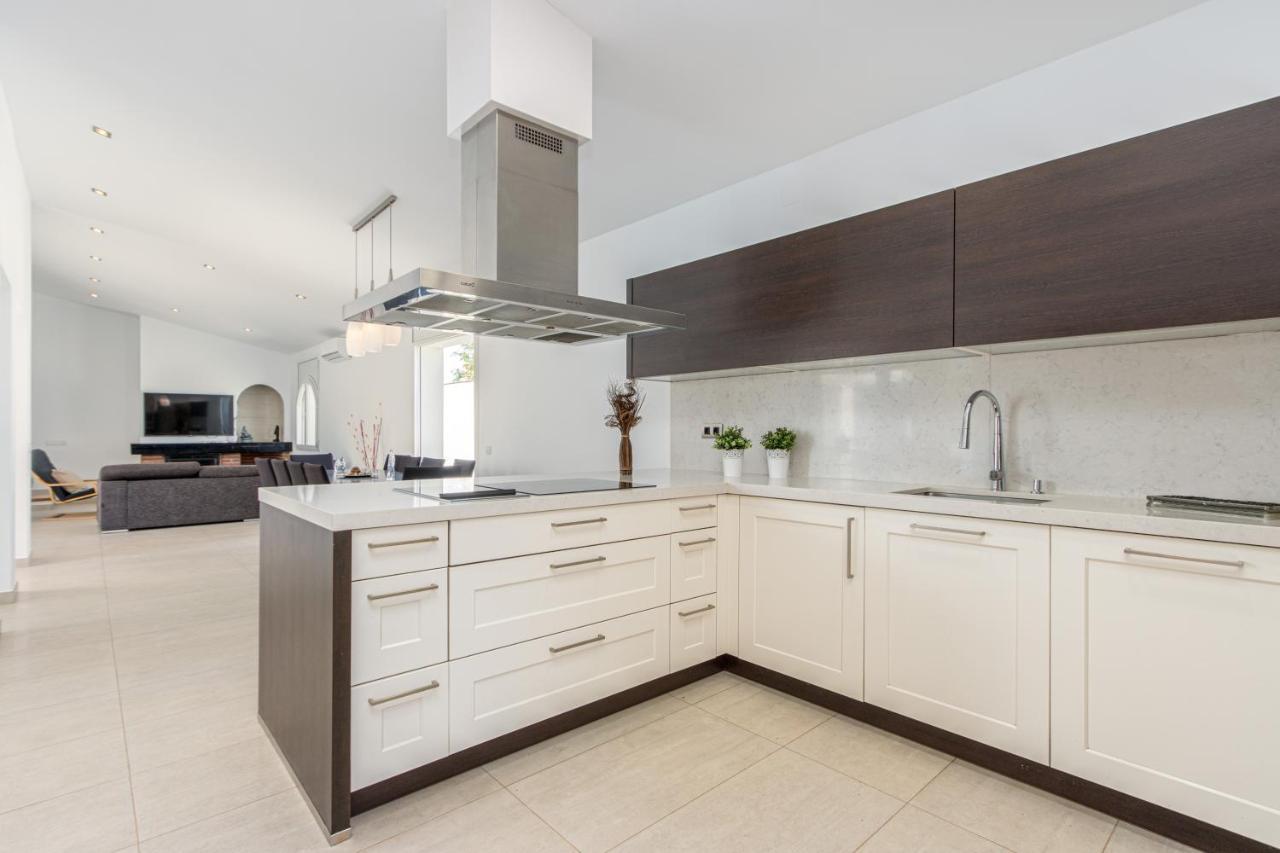 Goldhome - New House With Private Heated Pool, Parking, Wifi, Games Room Empuriabrava Ngoại thất bức ảnh